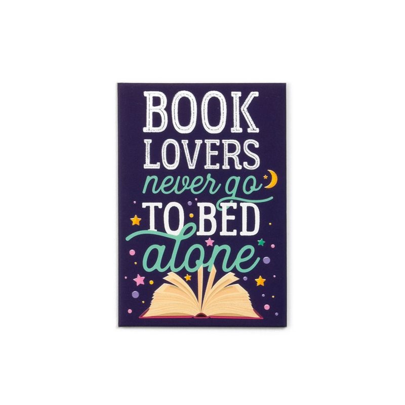 Magnet - Book lovers never go to bed alone