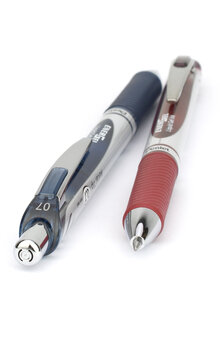 Gelpenna PENTEL EnerGel BL77 0,7 vinröd